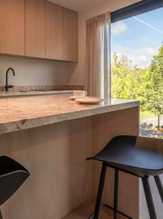 Luxurious Modern Escape near Beach & Shopping - 6