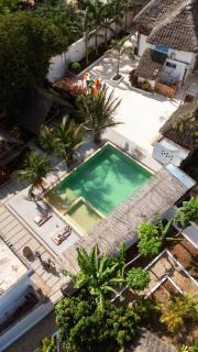 Uhuru Hotel & Restaurant - 8