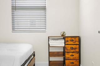 Recently Remodeled Mins from beach+Putting Green - 3