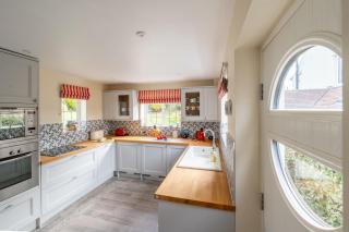 Greentiles by Norfolk Hideaways - 3