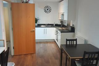 1 Bed Apartment Sleeps 2 with Wi-Fi & Tv - 8