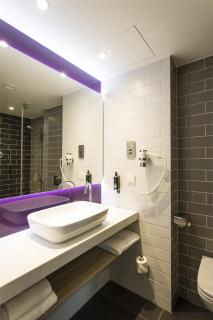 Premier Inn Freiburg City Süd - 8
