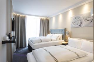 Premier Inn Freiburg City Süd - 1