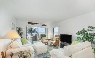 Oceanview Two Bedroom Condo with Beach Access - 3