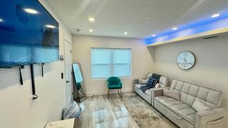 Wavecrest Retreat Near Strip & Beach - 0