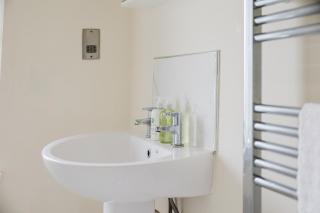 Large 5BR 3BA Home Leamington Spa Driveway Parking WI-FI - 5