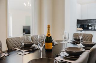 Large 5BR 3BA Home Leamington Spa Driveway Parking WI-FI - 6