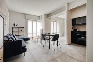 Large Central Apartment Milan's Navigli - 5 Guests - 6