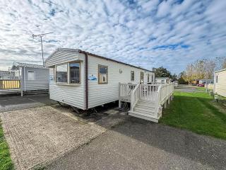 Dog Friendly Caravan With Decking At Manor Park In Hunstanton Ref 23063W - 0