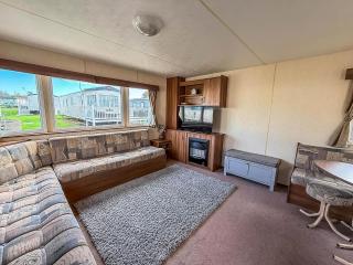 Dog Friendly Caravan With Decking At Manor Park In Hunstanton Ref 23063W - 3