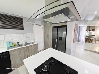 Ultra modern 3 bedroom garden apartment - 5