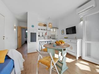 Apartment Iris 5- Terza Spiaggia by Interhome - 1