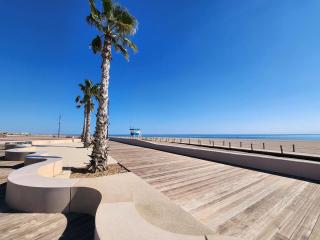 Appartement T2 climatisé avec balcon, parking privé, 4 couchages, centre Narbonne-Plage, proche mer - FR-1-409-65 - Narbona - 2