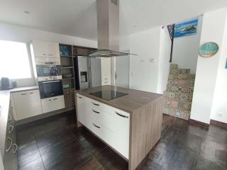 Étel : Maison moderne 5 pièces avec jardin clos et Wifi - FR-1-479-207 - 1