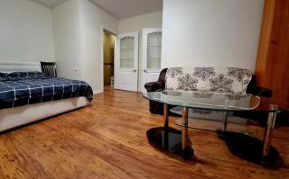 Apartment Второй Этаж, ЖД Вокзал, ОХМАТДЕТ - 0