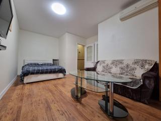 Apartment Второй Этаж, ЖД Вокзал, ОХМАТДЕТ - 9