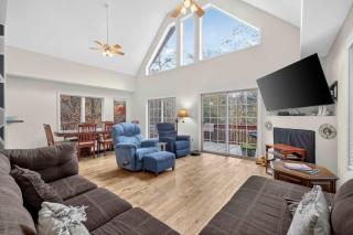 Wooded Cabin Escape w Fire Pit & Family Ready - 9