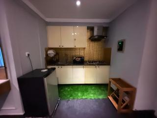 Cozy Apartment with a King Bed - 5