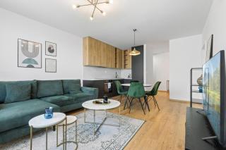 LAM Discovery AC - Balcony - 9