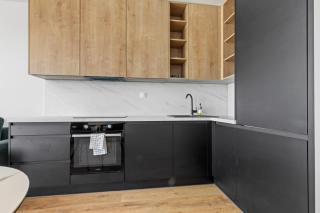 LAM Discovery AC - Balcony - 1