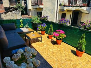 Dina’s Flower House - 9