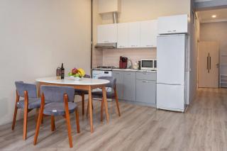 Central Baku Apartment - Old City & Boulevard - 6