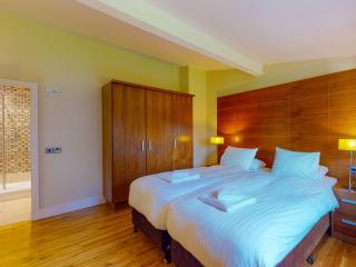 Holiday Home Castlemartyr Lodges - TR4 No 3 - 2 Bed by Interhome - 2