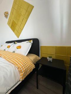 Sunny 2Bedroom Apartment - 9