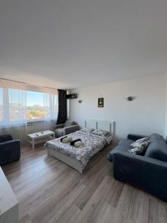 Sunny 2Bedroom Apartment - 3