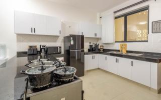 Elna's Baobab Waves - 3BR Beachfront Nyali - 3