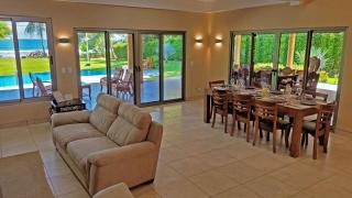 Beachfront Villa With Endless Ocean Views - 5