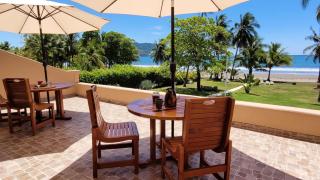 Beachfront Villa With Endless Ocean Views - 0