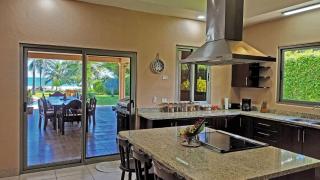 Beachfront Villa With Endless Ocean Views - 2