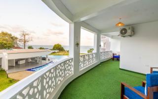 Elna's Baobab Waves - 3BR Beachfront Nyali - 7