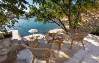 Villa Hemingway beachfront by Villas Guide - 1