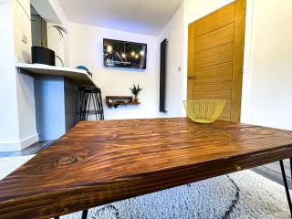 New! 1BR in Horsemarket - 5