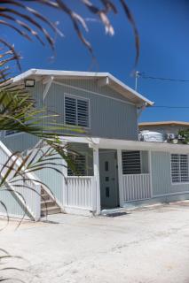 Danielas Beachfront Apartment - 0