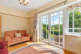 Pendre Farmhouse Llwyndafydd - 7