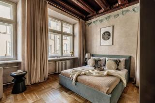 Gallery 7 Fresco Apartment - LoftAffair Collection - 8