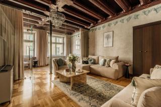 Gallery 7 Fresco Apartment - LoftAffair Collection - 0