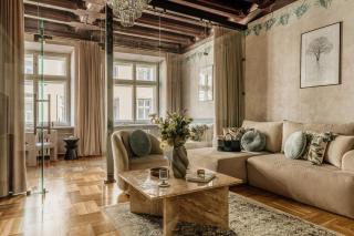 Gallery 7 Fresco Apartment - LoftAffair Collection - 1