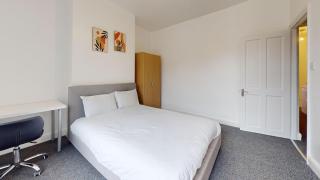 2-Bed Home at City Centre Access with Free Parking - 4