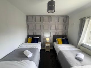 Spacious Luxurious Serviced Accommodation 1 - 5