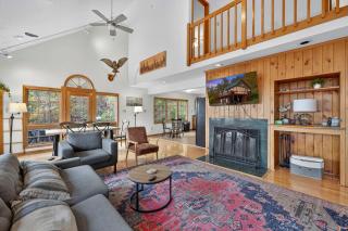 Huge 5 Bedroom Modern Cabin wHot Tub, Deck, WiFi - Berkeley Springs - 9