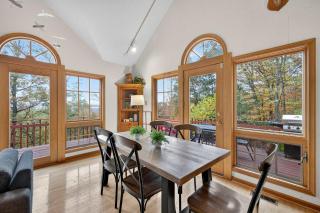 Huge 5 Bedroom Modern Cabin wHot Tub, Deck, WiFi - Berkeley Springs - 8