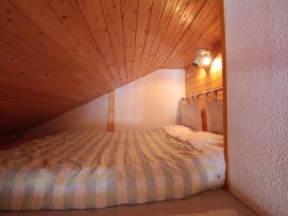 Appartement 8 pers, 4 pièces, 50m des pistes, parking, balcon, proche commerces - FR-1-572-88 - 1