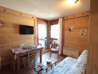 Appartement cosy 4 pers au pied des pistes avec parking, balcon, lave-vaisselle et services additionnels - FR-1-572-87 - 0