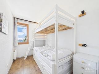 Bel Appartement Rénové avec Balcon - Ski aux Pieds, 5 Pers., Près des Commerces - FR-1-398-547 - 0
