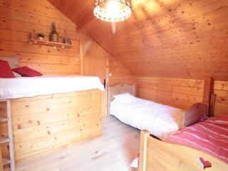 Chalet équipé avec poêle et garage, proche centre et remontées mécaniques - FR-1-572-107 - 6