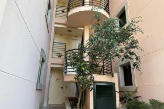 2 Bed Apt Sleeps 4 - Two TVs - Free Parking - 4